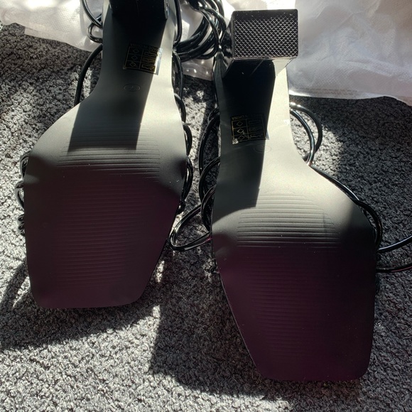 NWT Black Size 9 Wide Fit Patent Lace Up Block High Heels - Picture 12 of 16